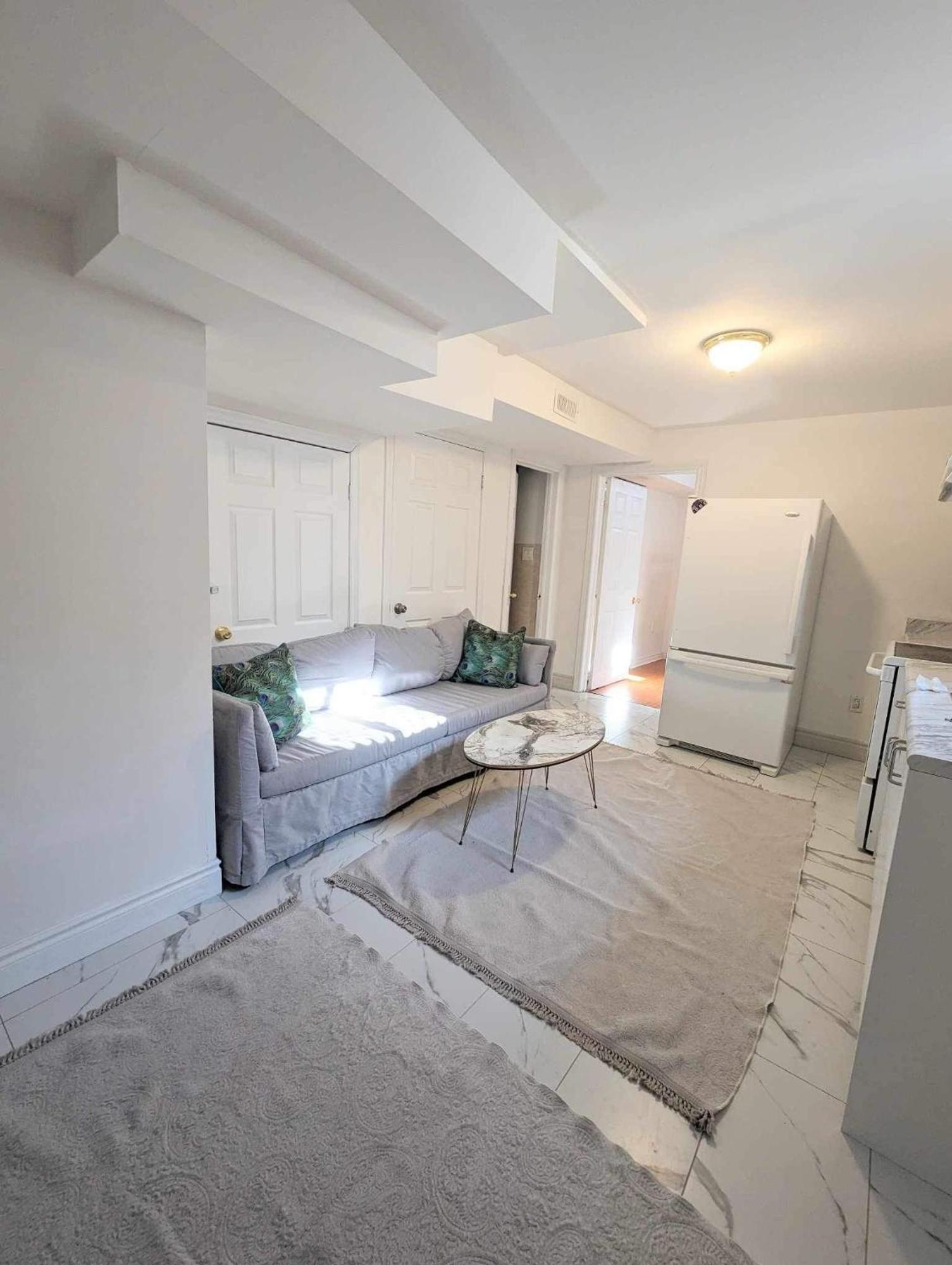 Wonderland Apartment - 6 Min By Walking Vaughan Luaran gambar